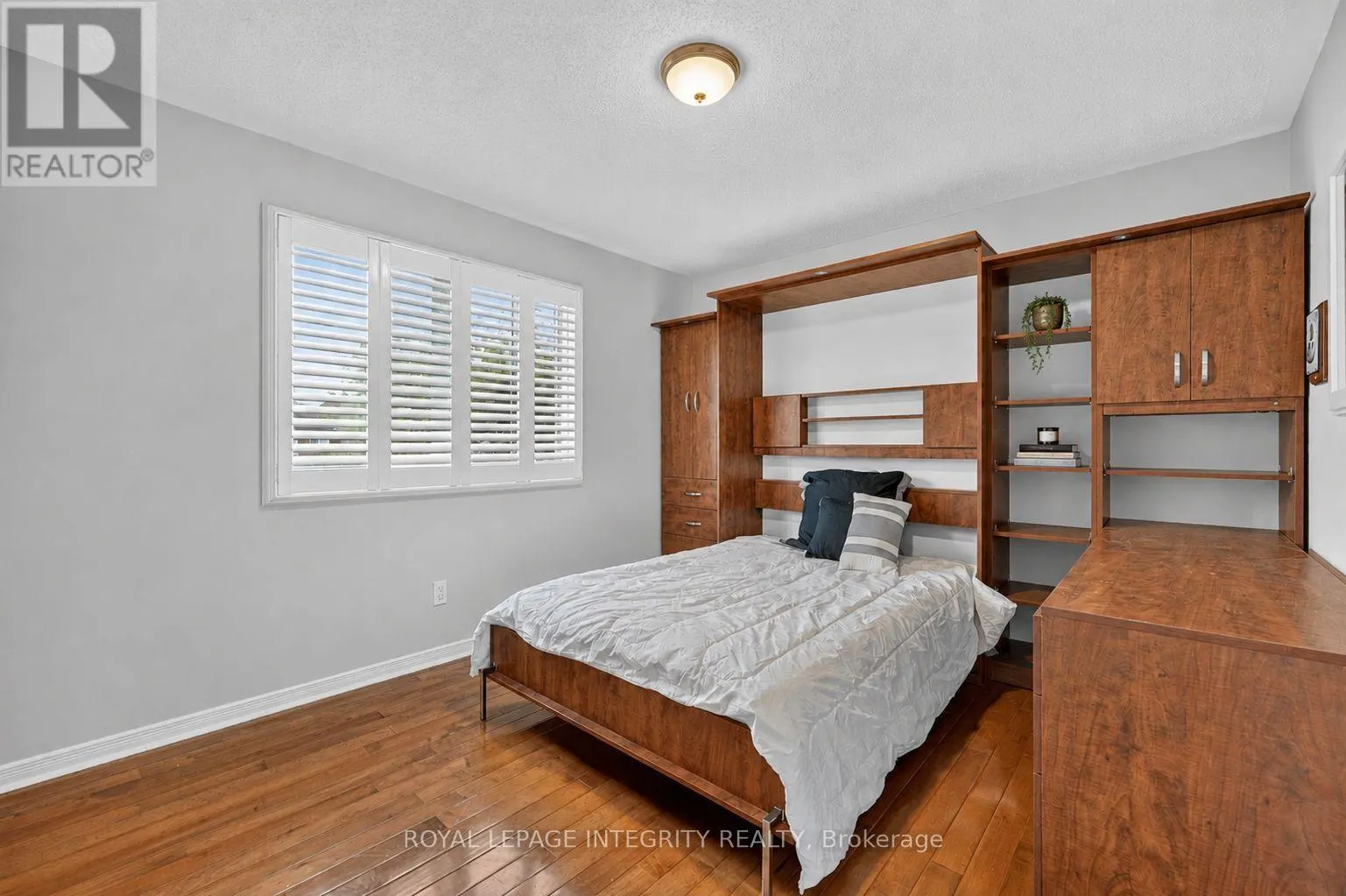 2117 SANDY OAKS DRIVE