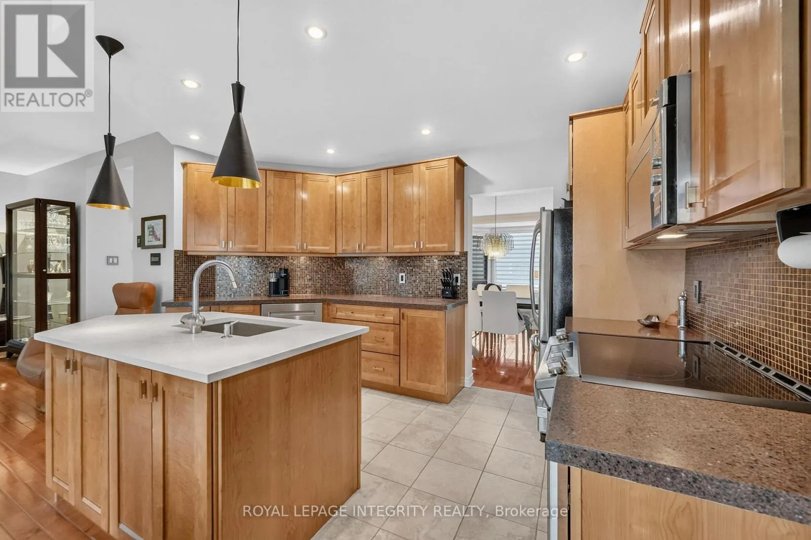 2117 SANDY OAKS DRIVE