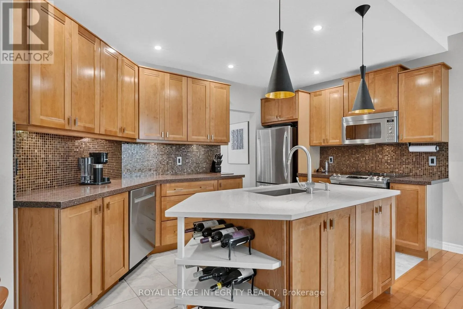 2117 SANDY OAKS DRIVE
