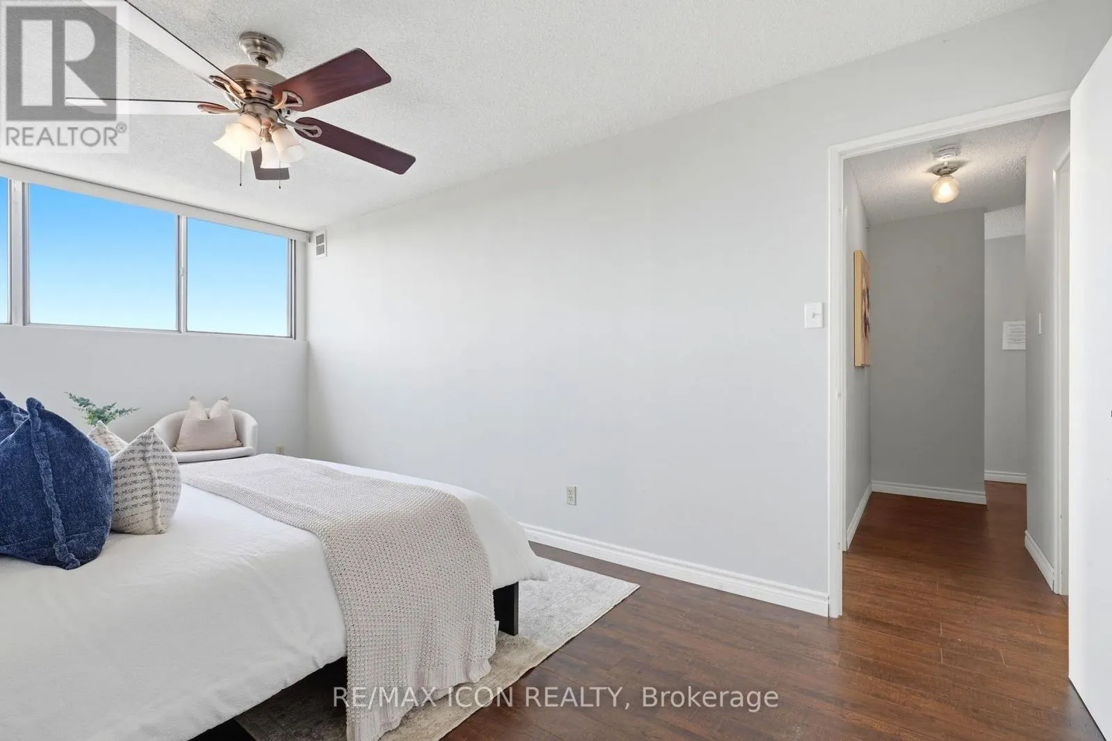 708 - 375 KING STREET N
