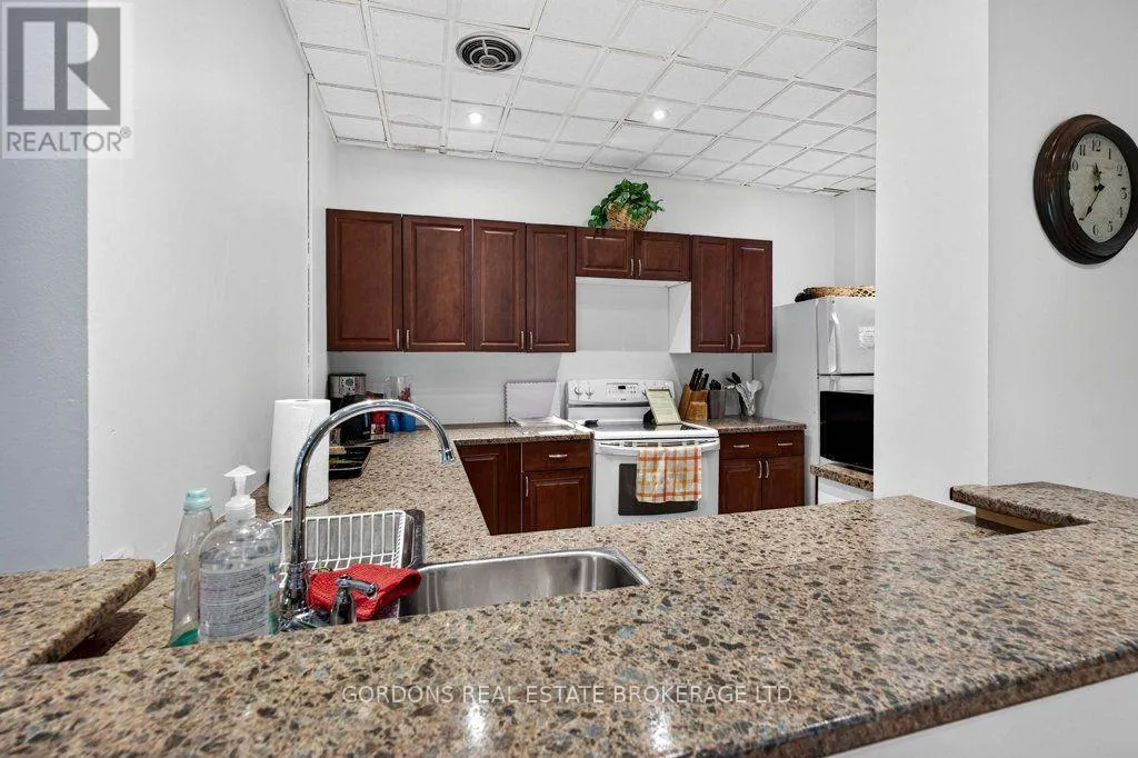 201 - 120 BARRETT COURT #201