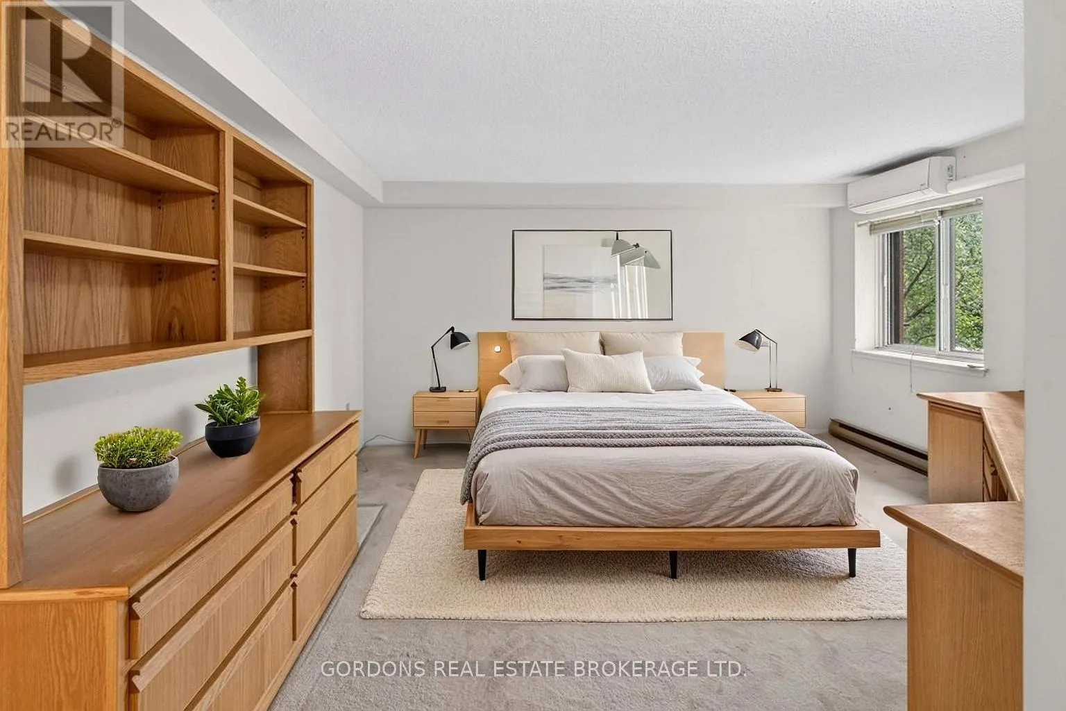 201 - 120 BARRETT COURT #201