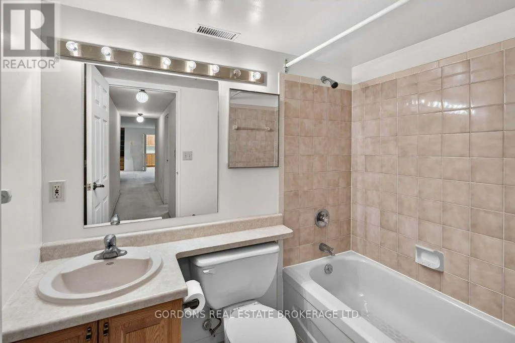 201 - 120 BARRETT COURT #201