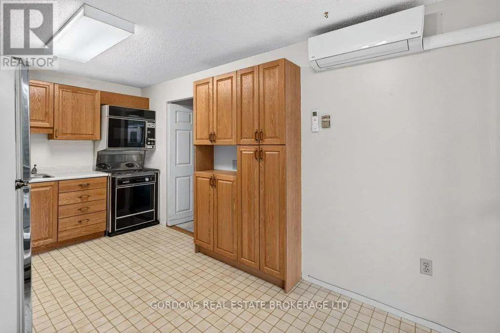 201 - 120 BARRETT COURT #201