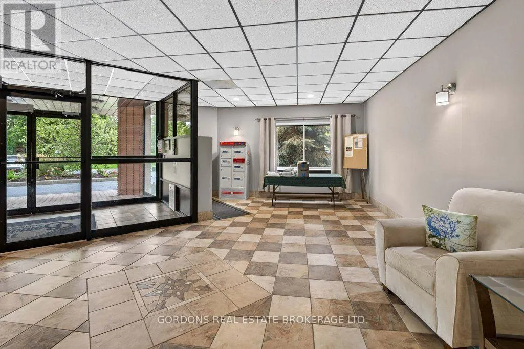 201 - 120 BARRETT COURT #201
