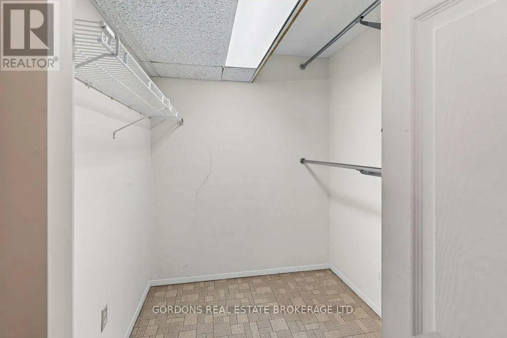 201 - 120 BARRETT COURT #201