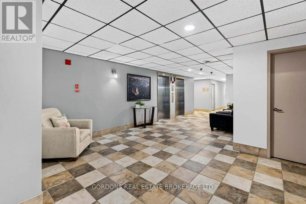 201 - 120 BARRETT COURT #201