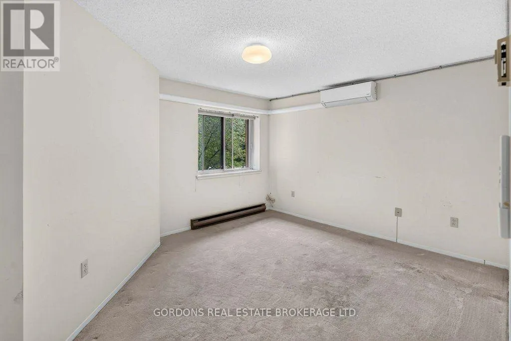 201 - 120 BARRETT COURT #201