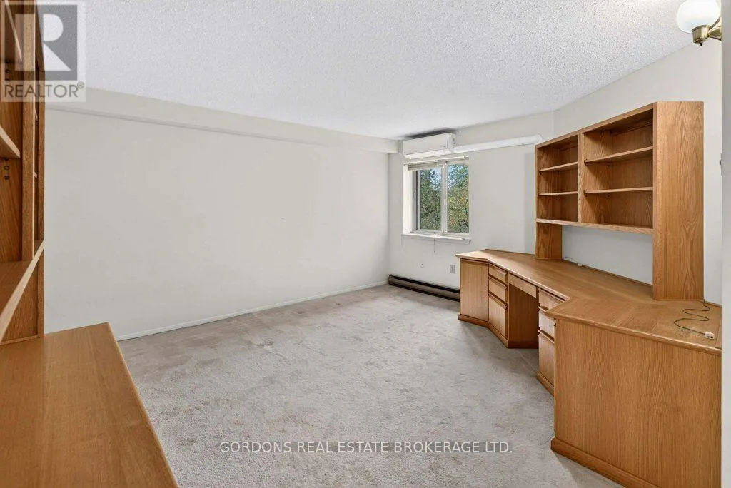 201 - 120 BARRETT COURT #201