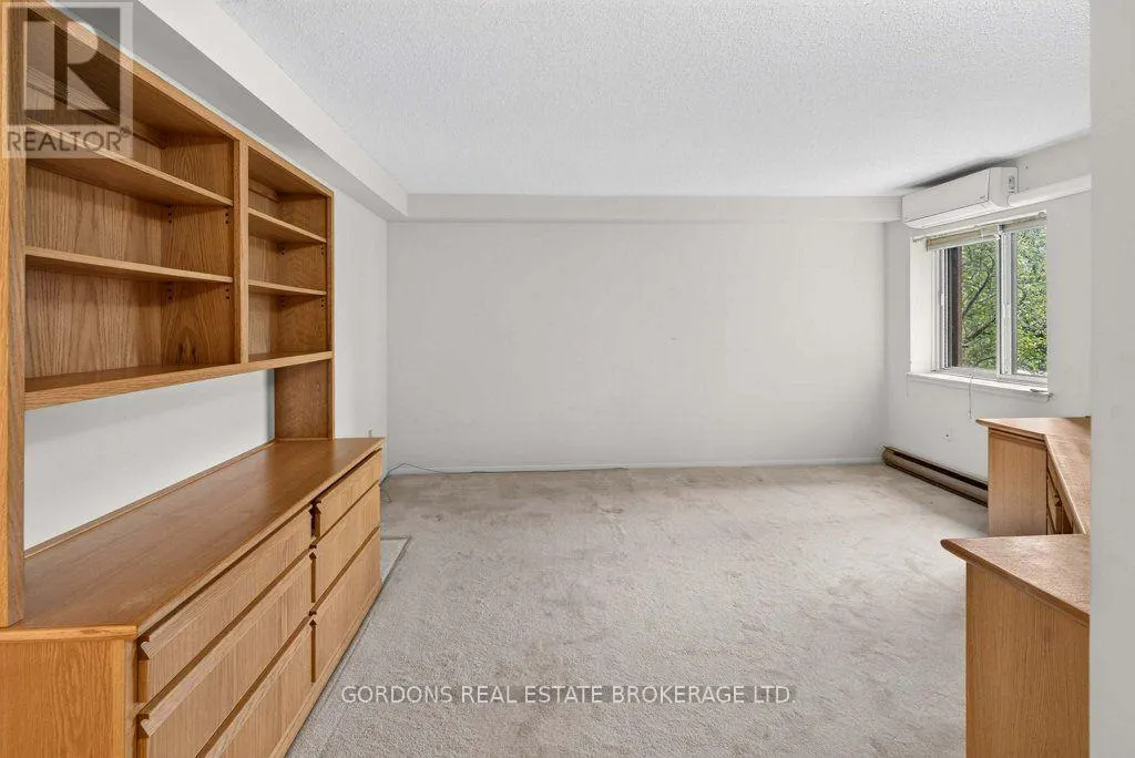 201 - 120 BARRETT COURT #201