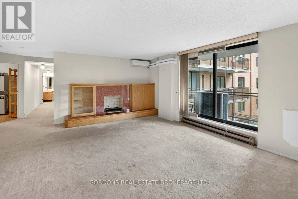 201 - 120 BARRETT COURT #201