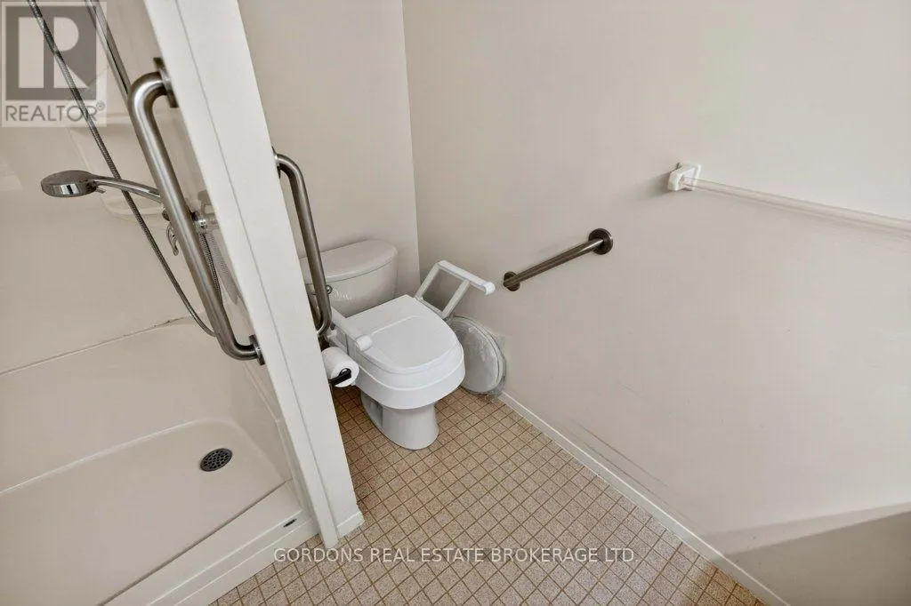 201 - 120 BARRETT COURT #201