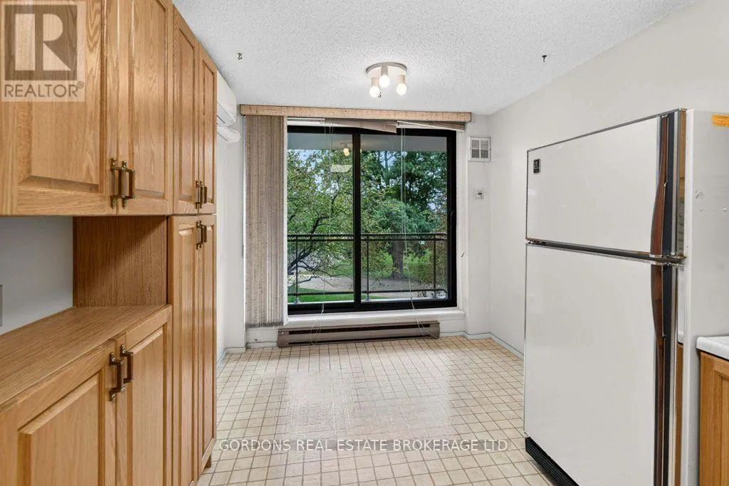 201 - 120 BARRETT COURT #201
