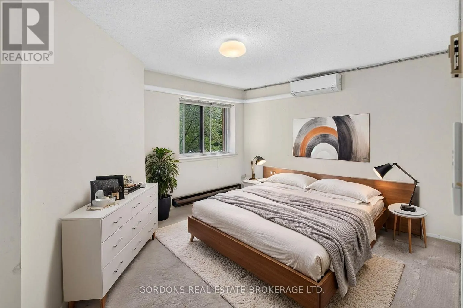 201 - 120 BARRETT COURT #201