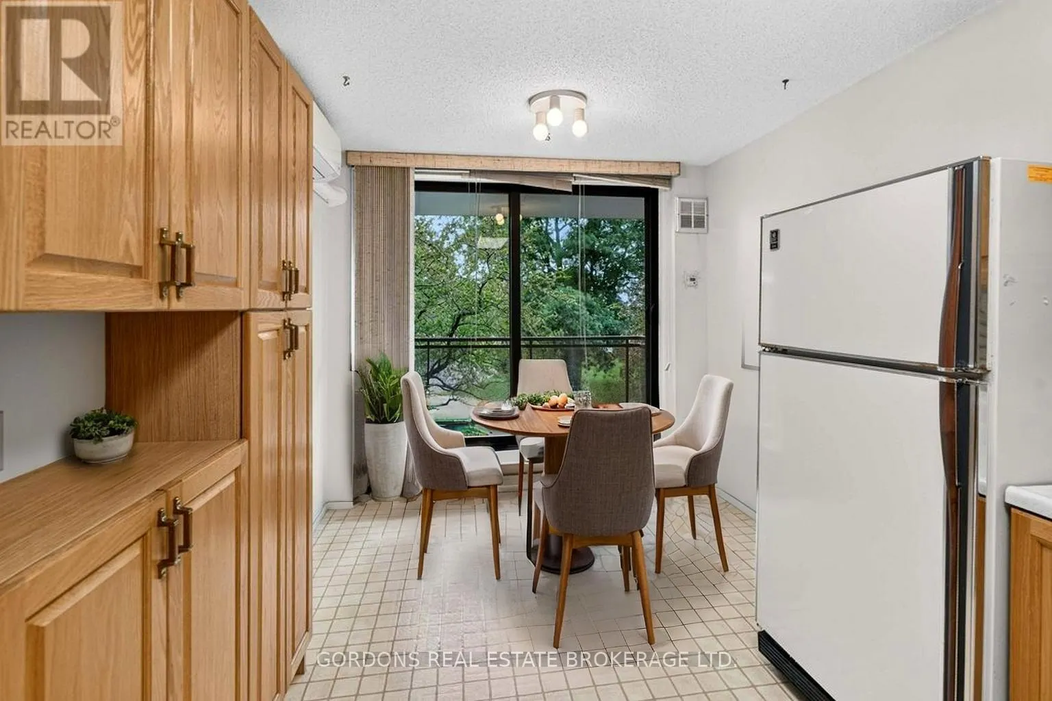 201 - 120 BARRETT COURT #201