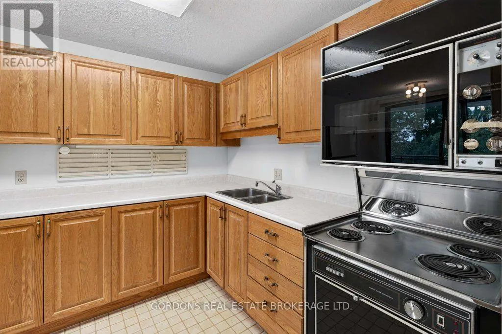 201 - 120 BARRETT COURT #201