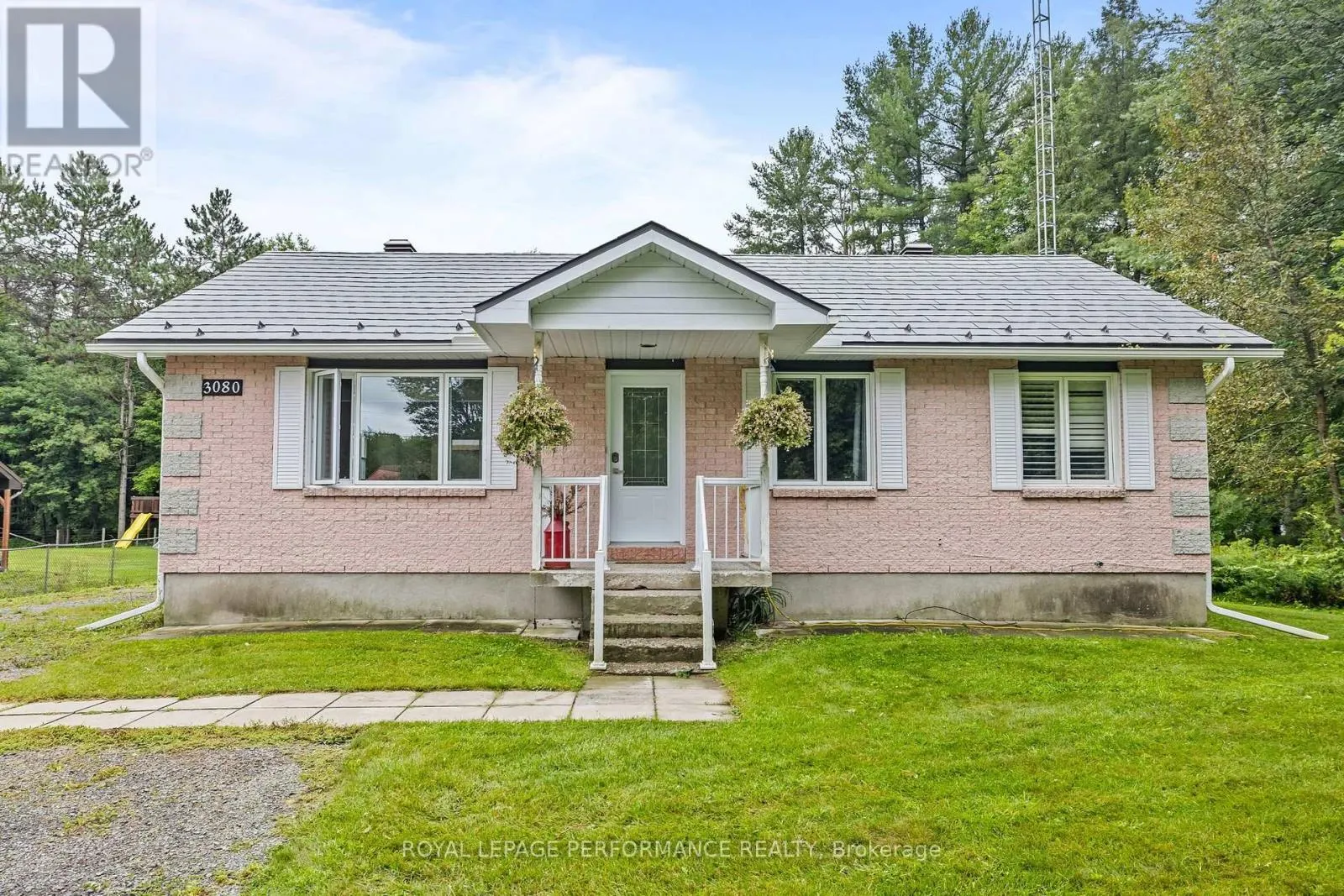 3080 CONC. 3 PLANTAGENET ROAD