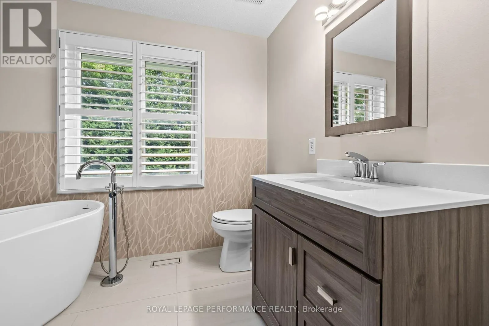 3080 CONC. 3 PLANTAGENET ROAD