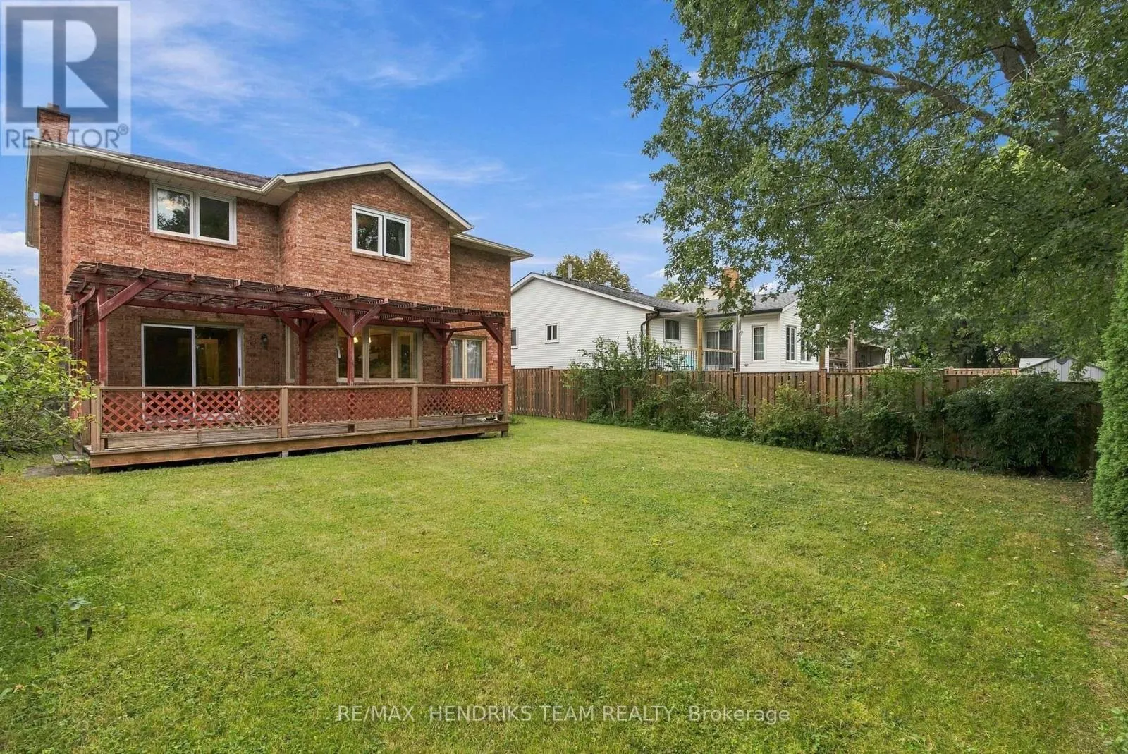 17 FARMINGTON DRIVE