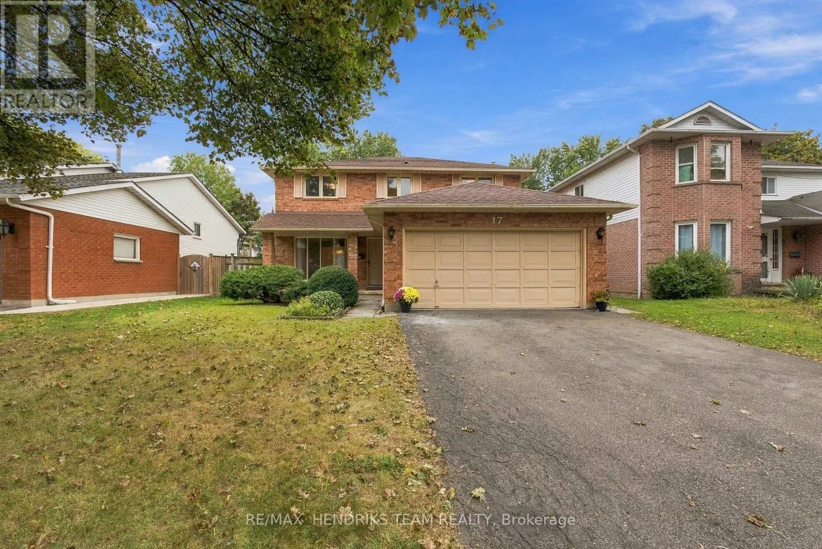 17 FARMINGTON DRIVE