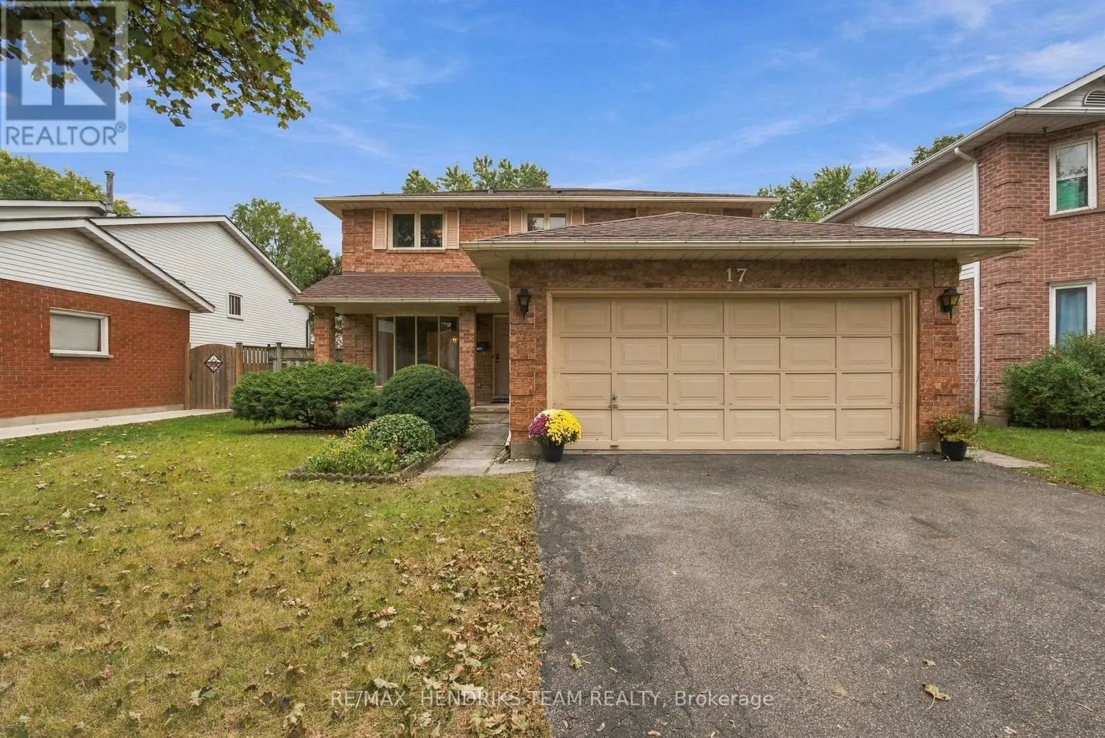 17 FARMINGTON DRIVE