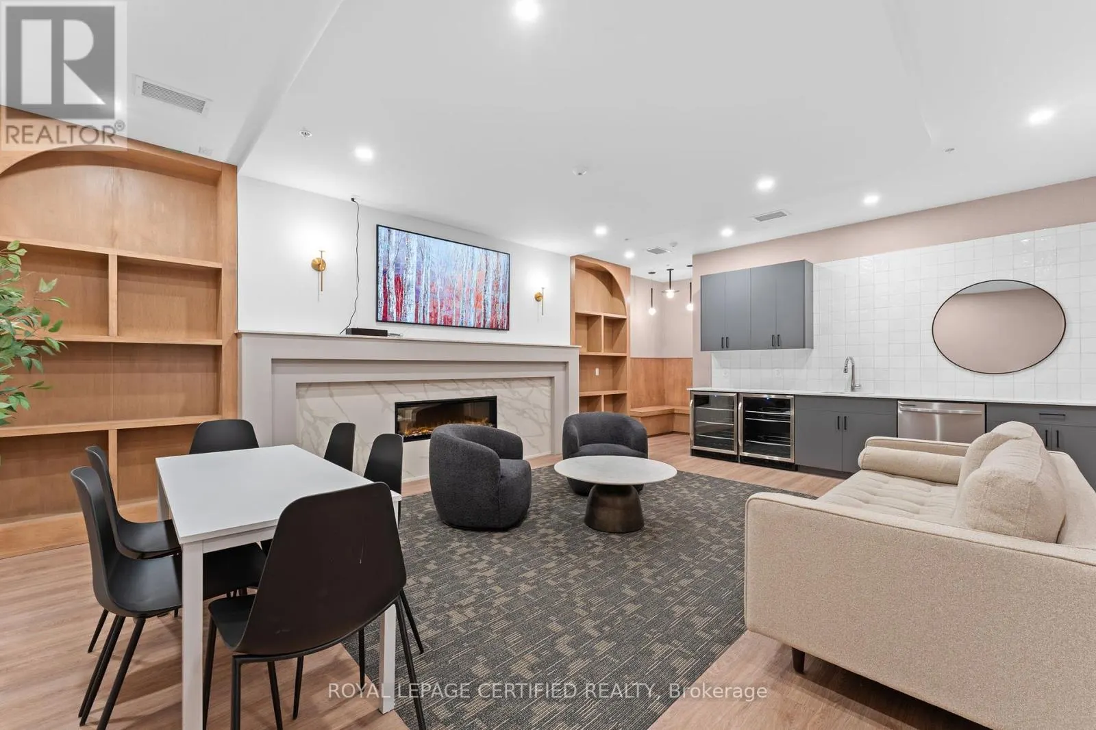 714 - 223 PRINCESS STREET