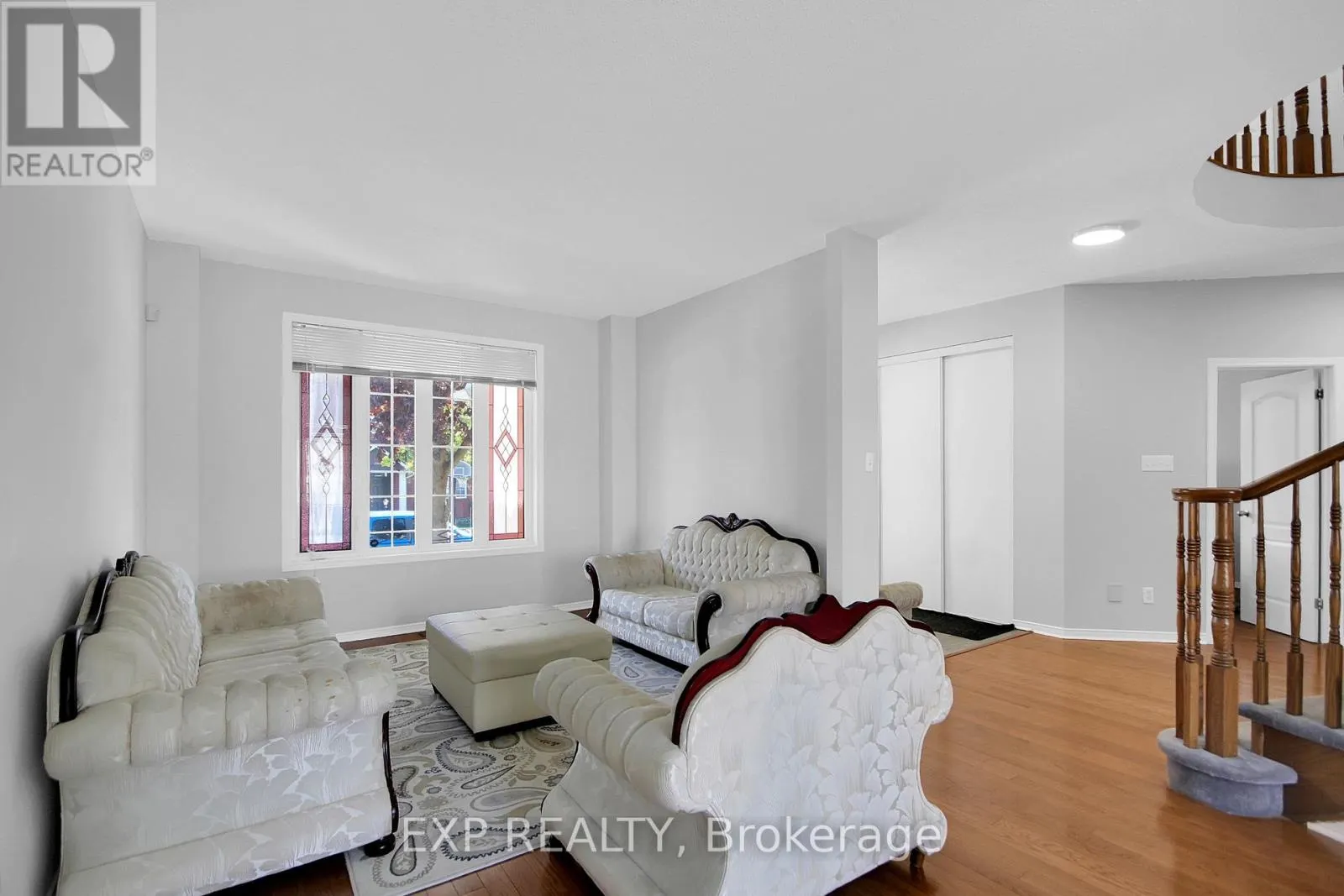 39 GREATWOOD CRESCENT