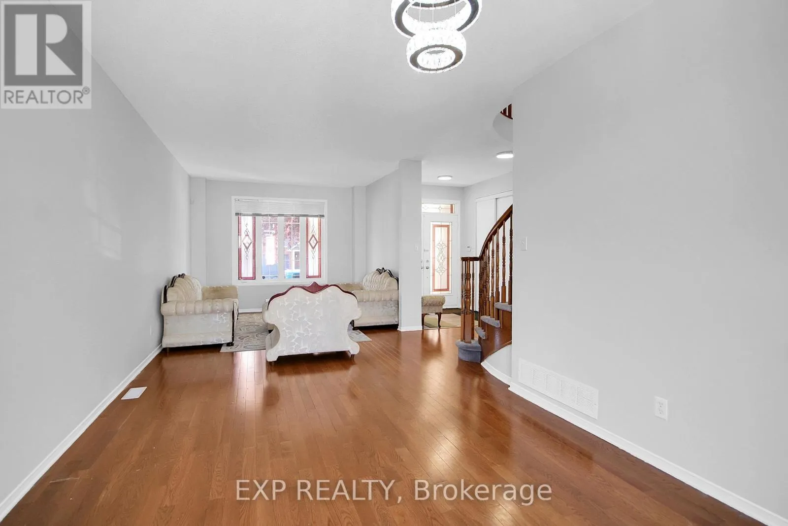 39 GREATWOOD CRESCENT