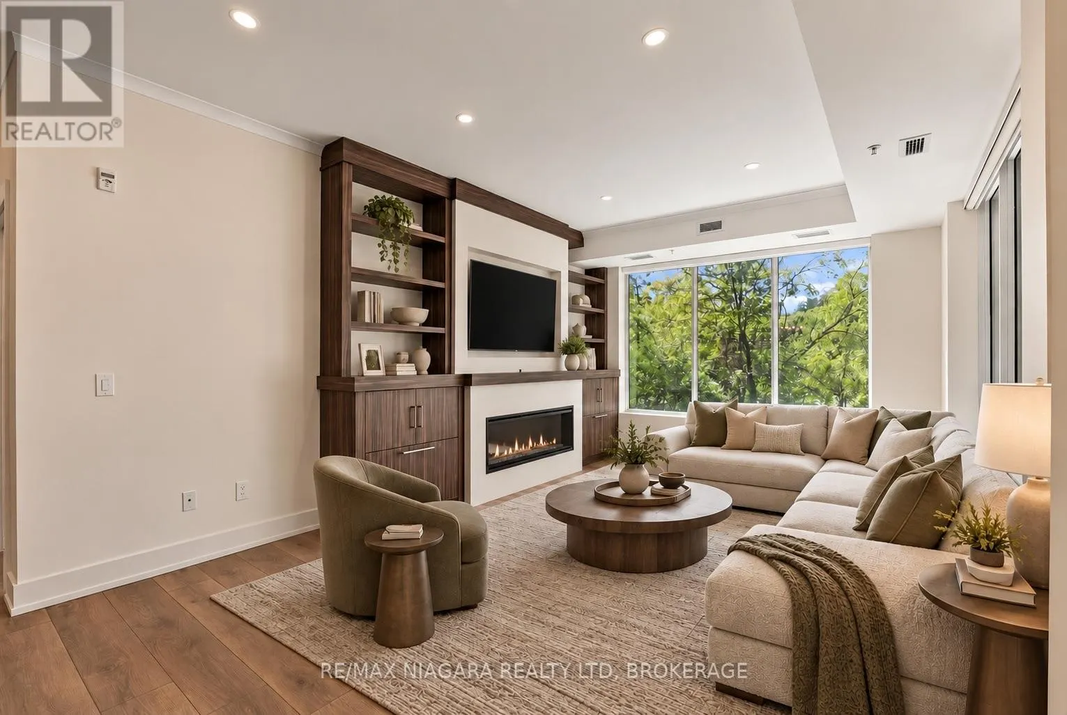 201 - 77 YATES STREET #201