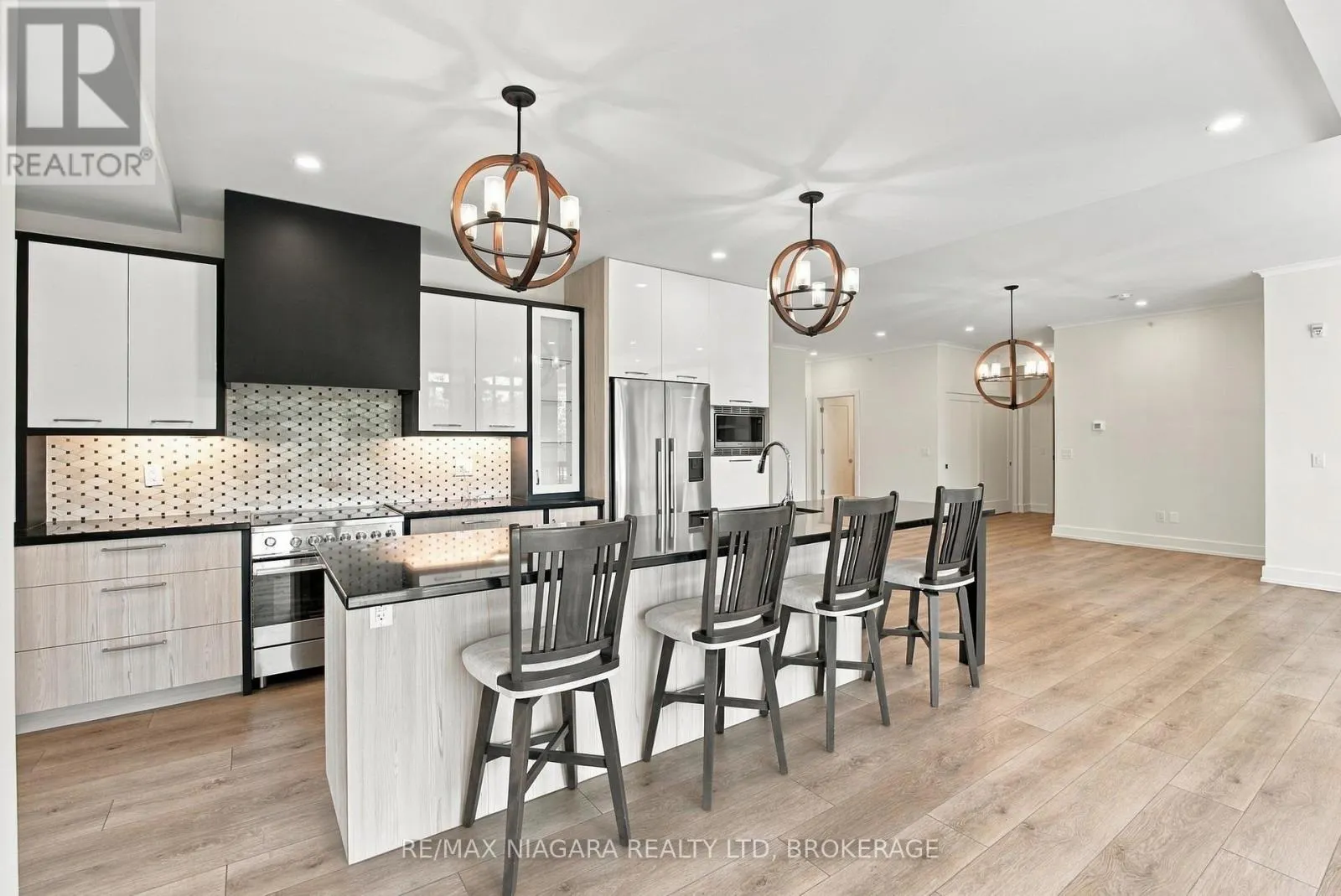 201 - 77 YATES STREET #201