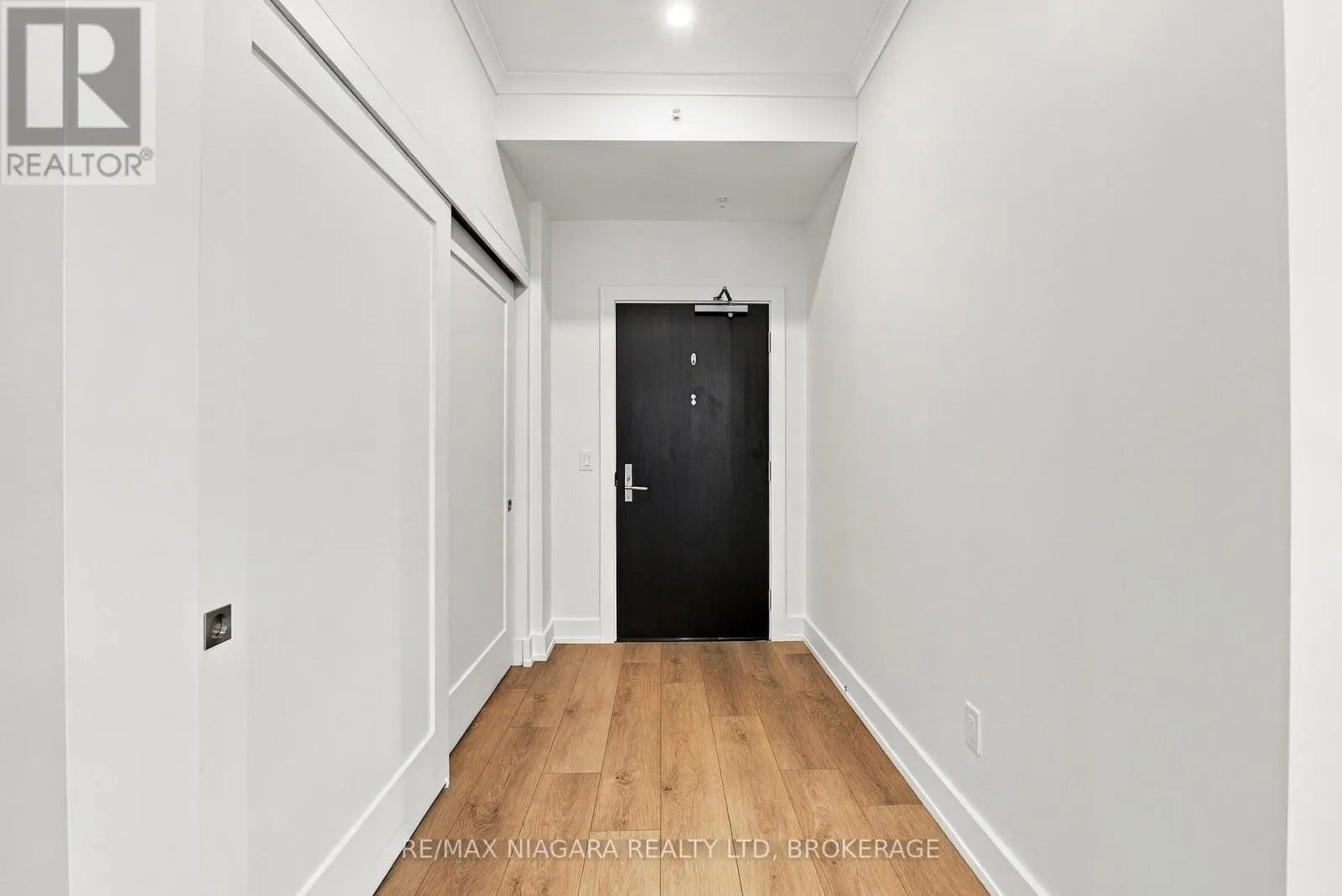 201 - 77 YATES STREET #201