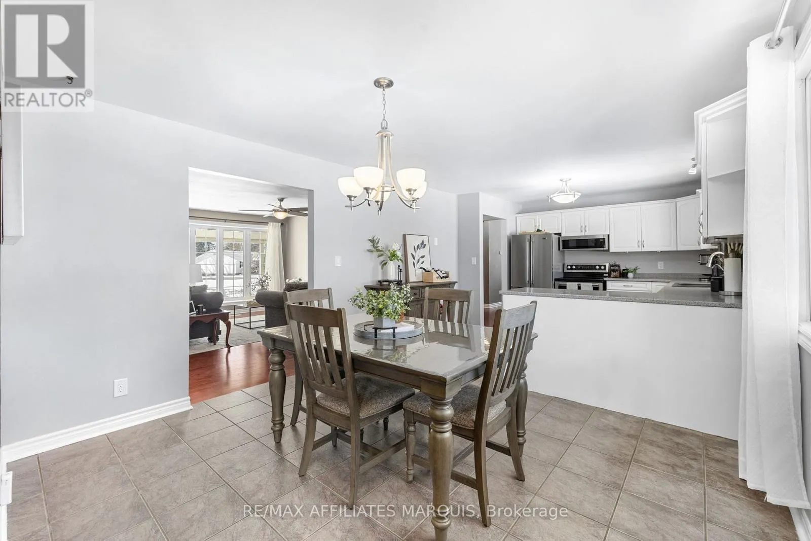 3 FOREST DRIVE
