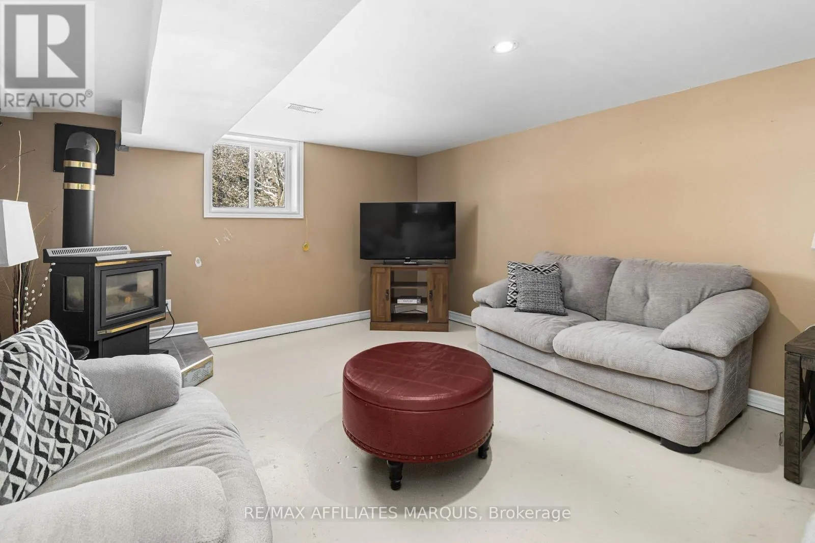 3 FOREST DRIVE