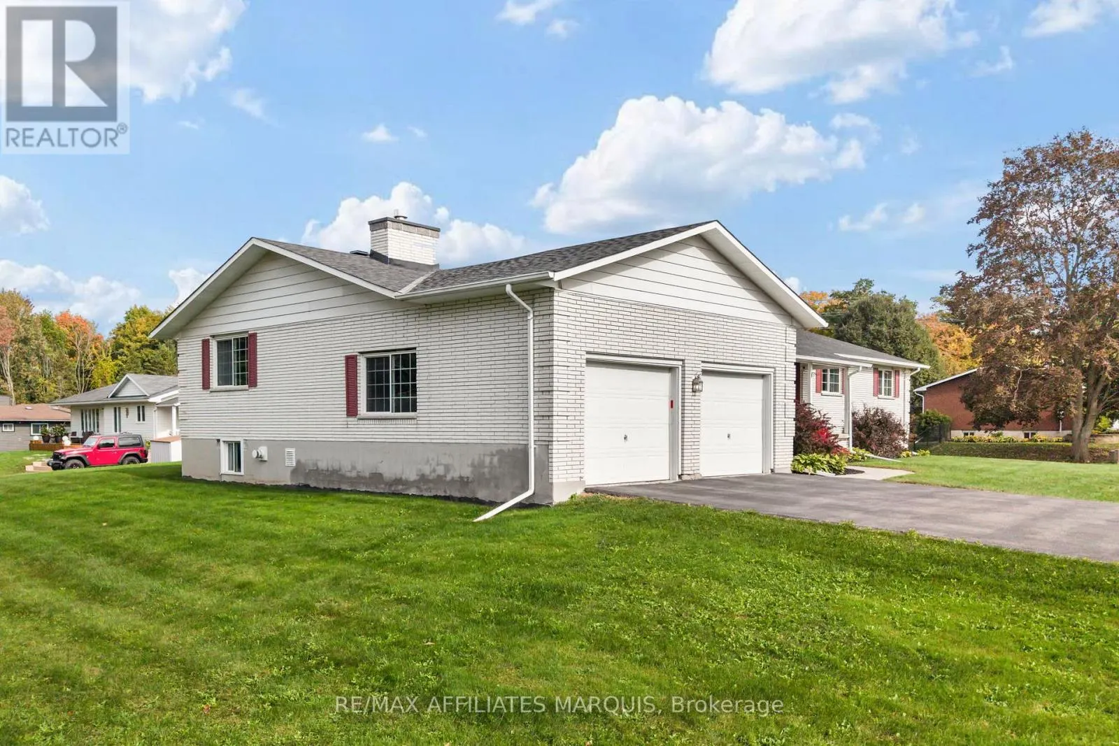 3 FOREST DRIVE