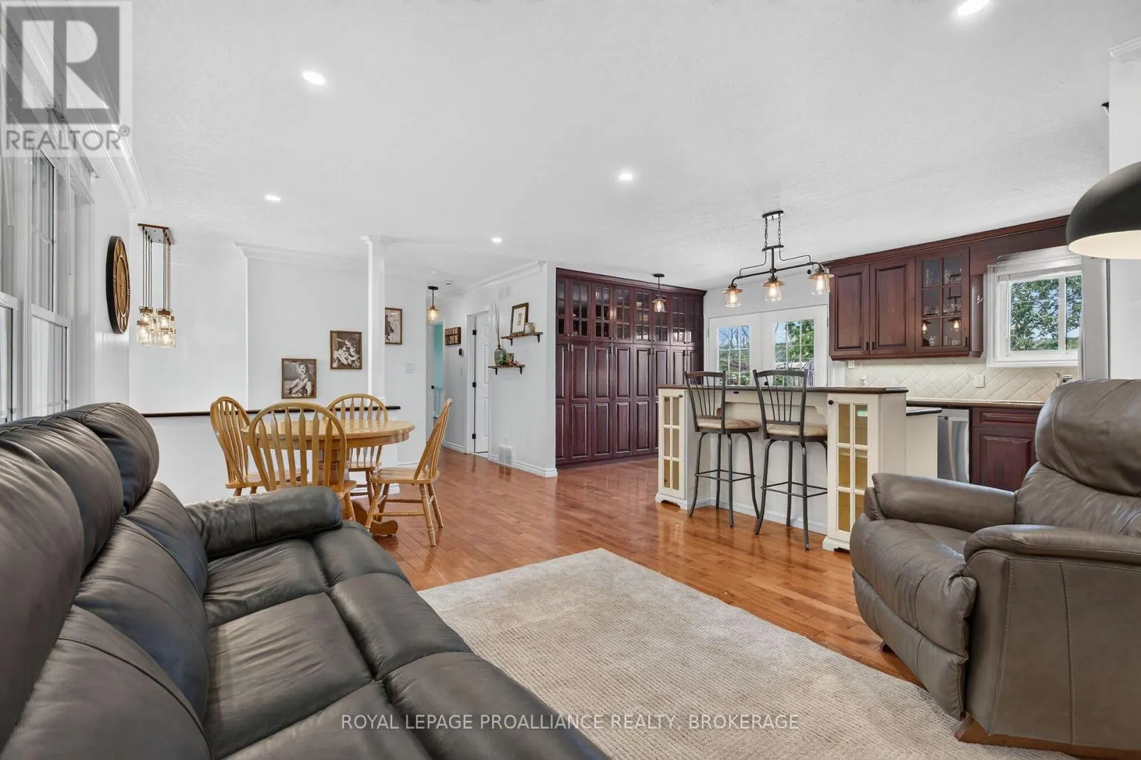691 AYLMER CRESCENT