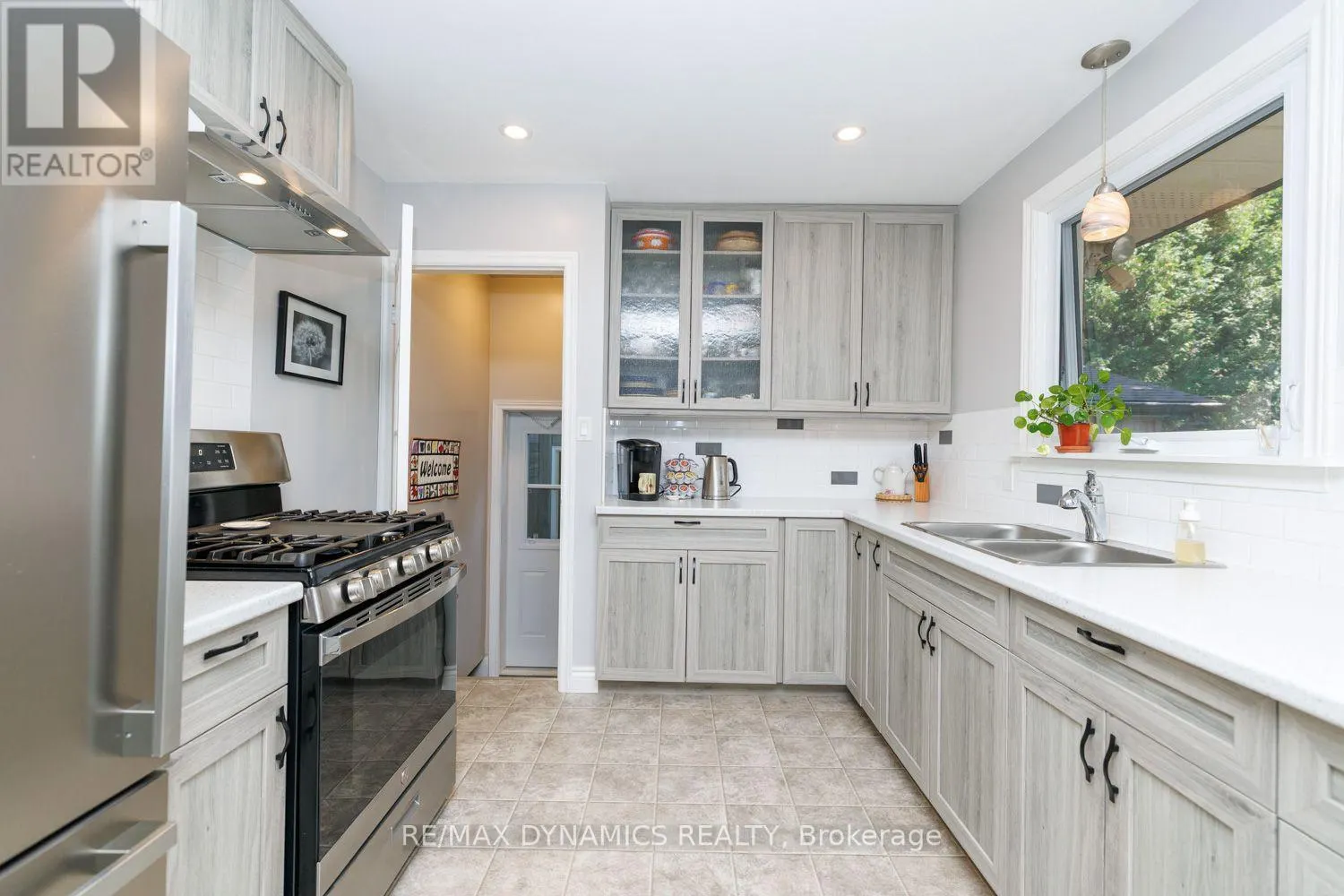 2728 RED MAPLE AVENUE