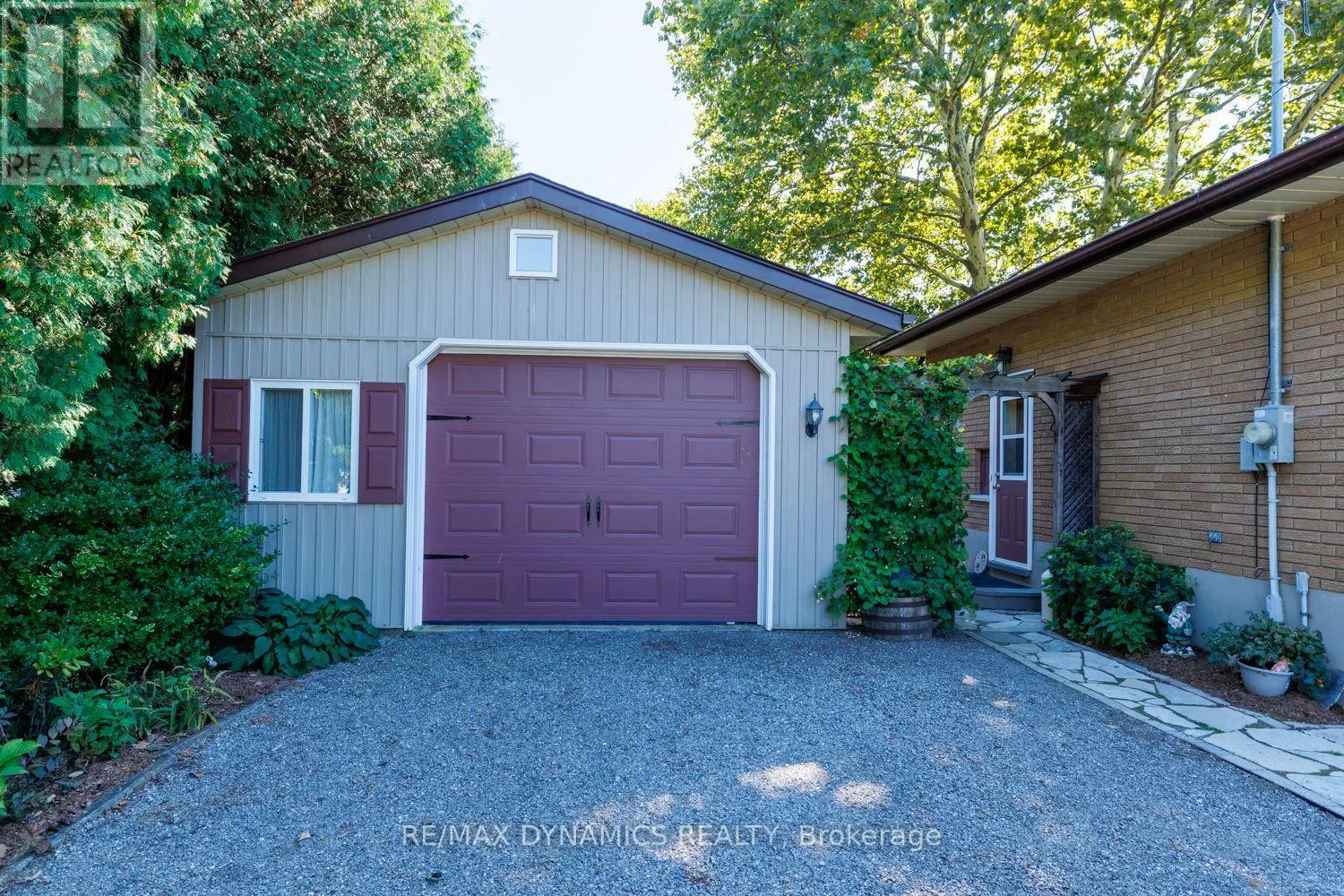 2728 RED MAPLE AVENUE