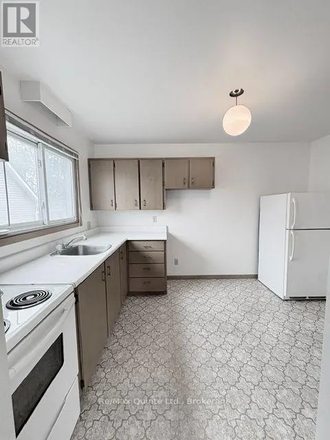 3 - 49 OXFORD ROAD #3
