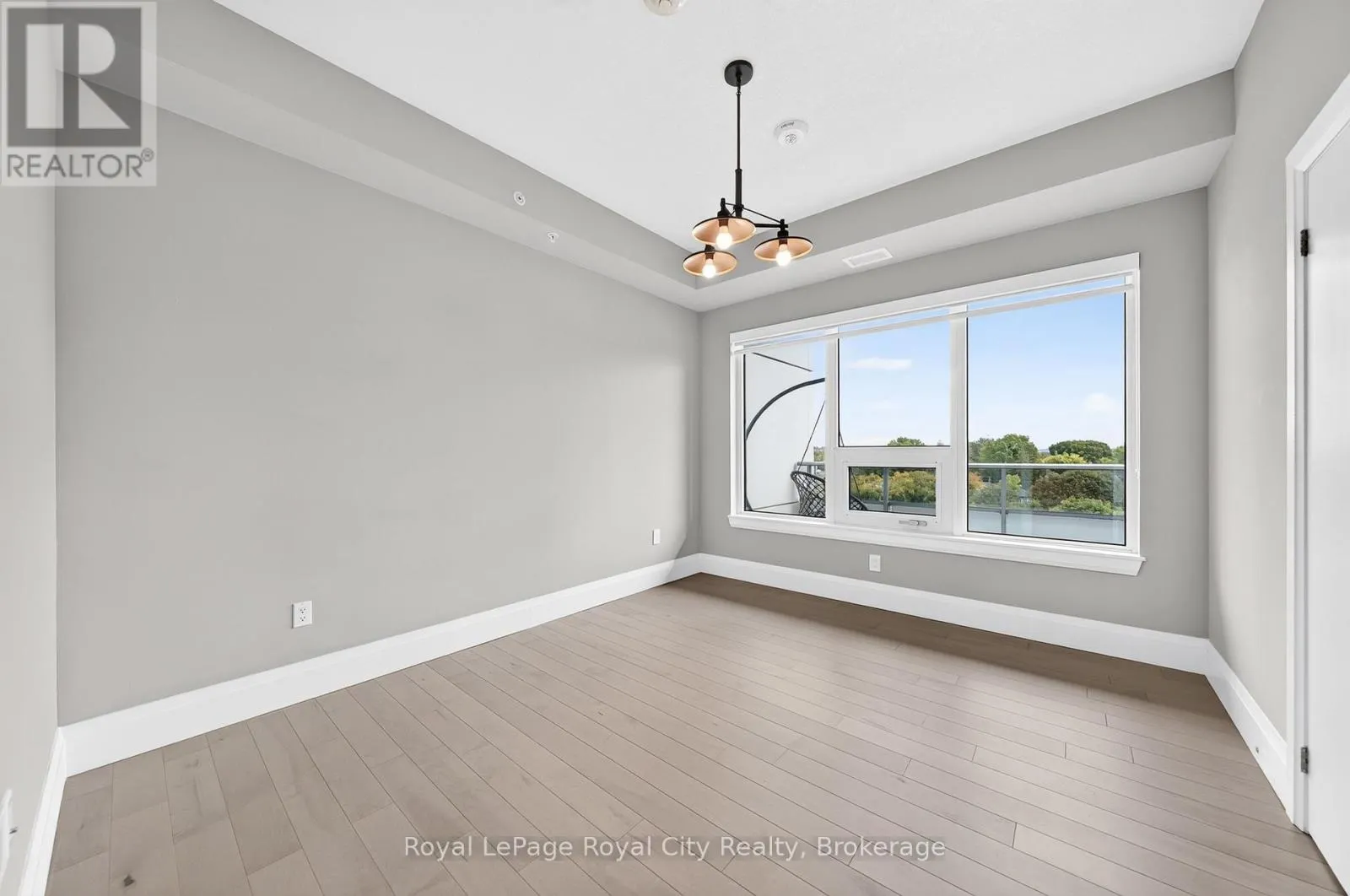 504 - 73 ARTHUR STREET S #504