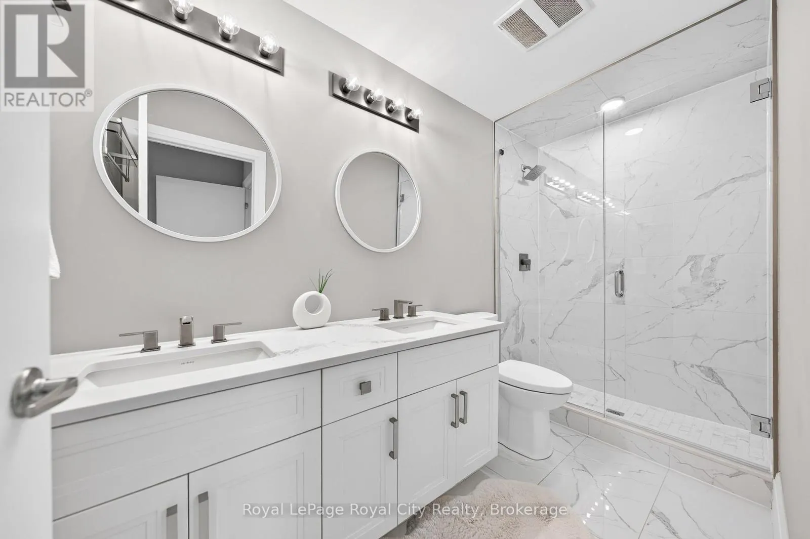 504 - 73 ARTHUR STREET S #504