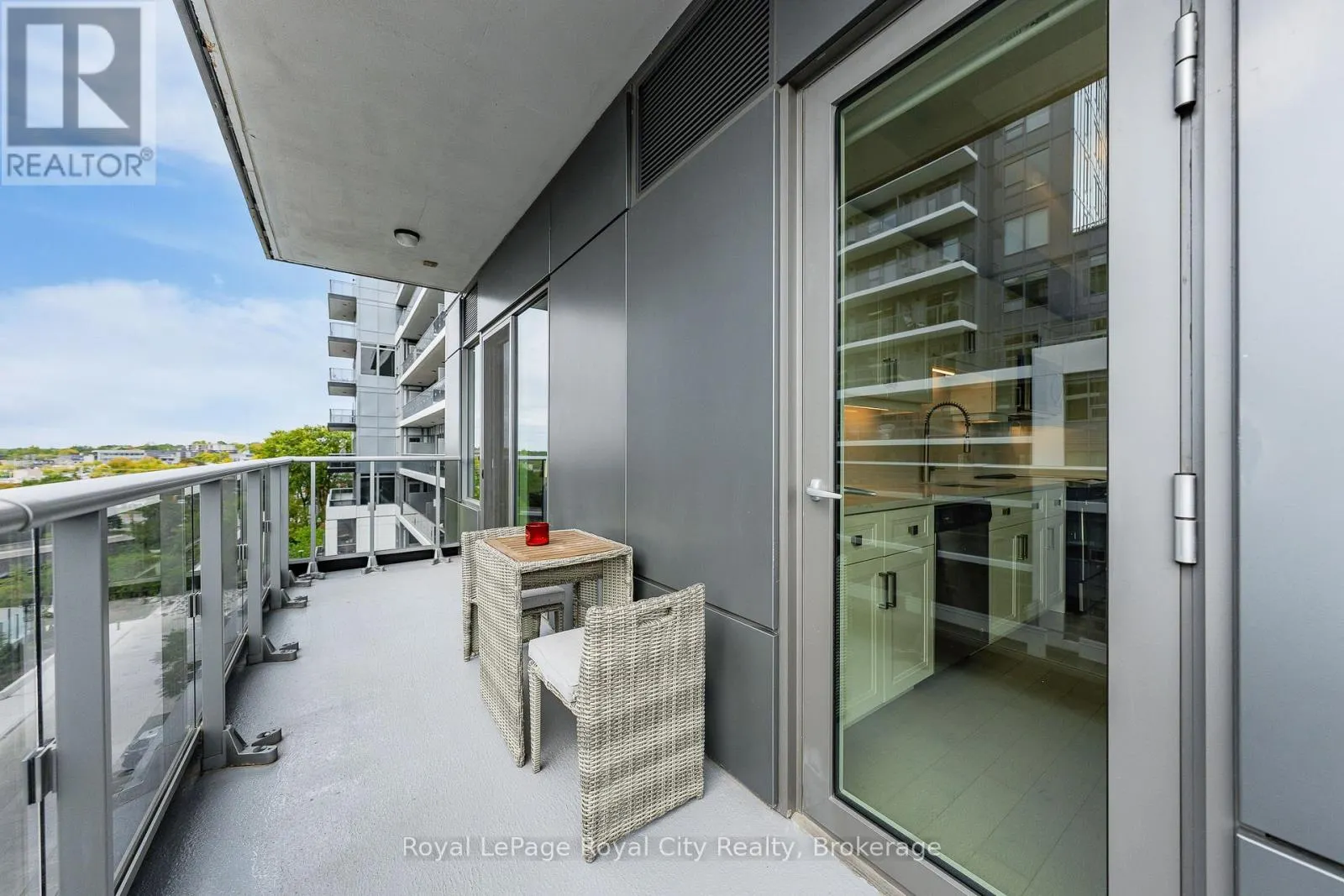 504 - 73 ARTHUR STREET S #504