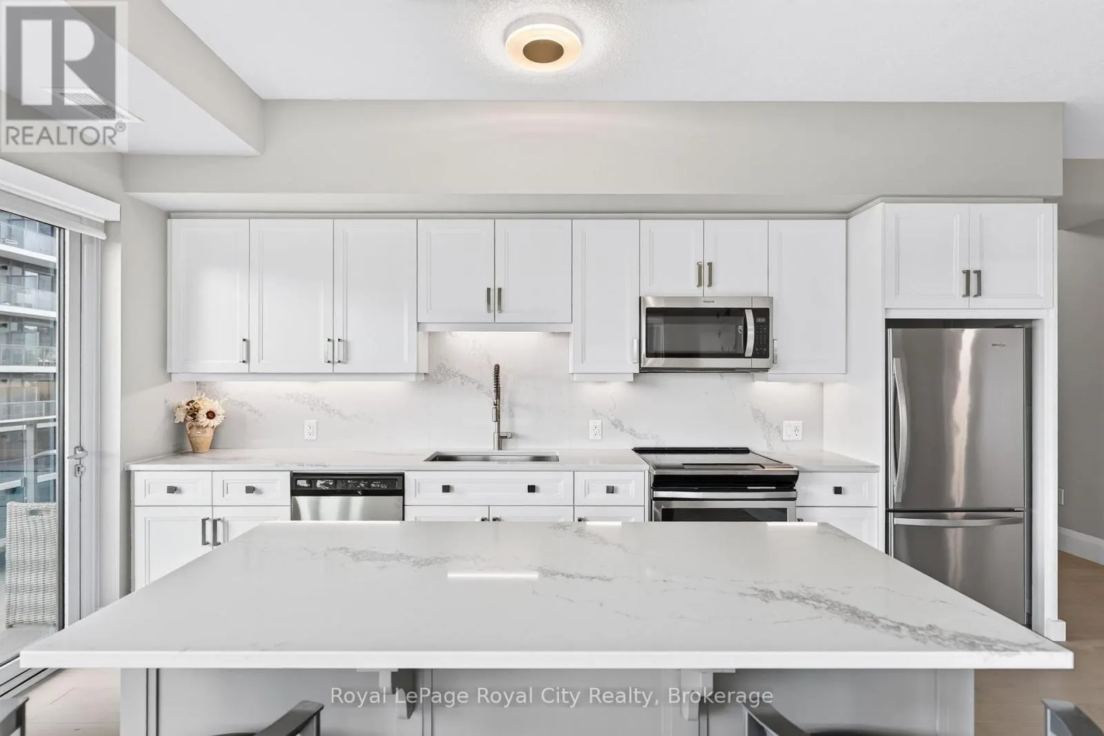 504 - 73 ARTHUR STREET S #504