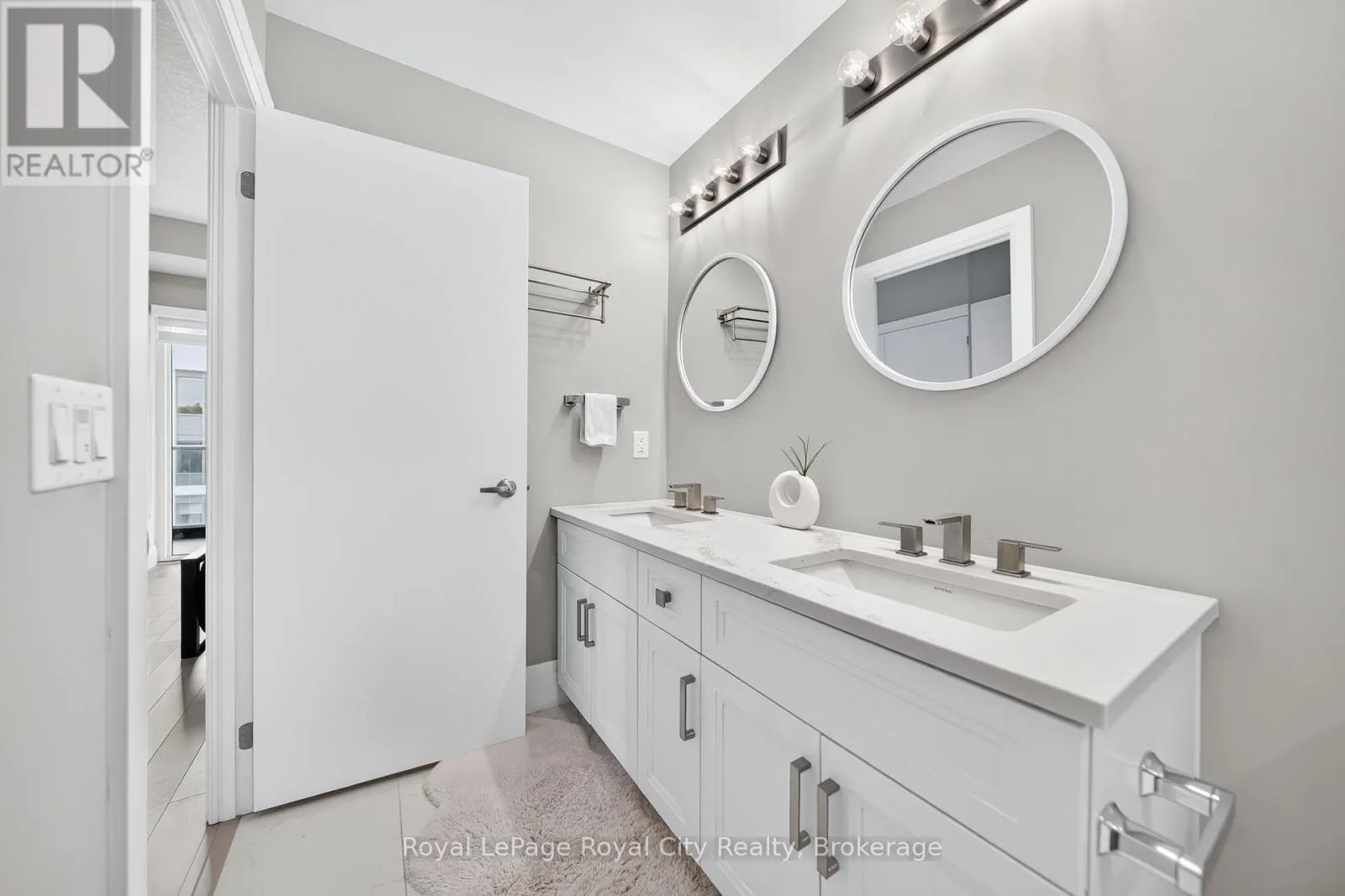 504 - 73 ARTHUR STREET S #504