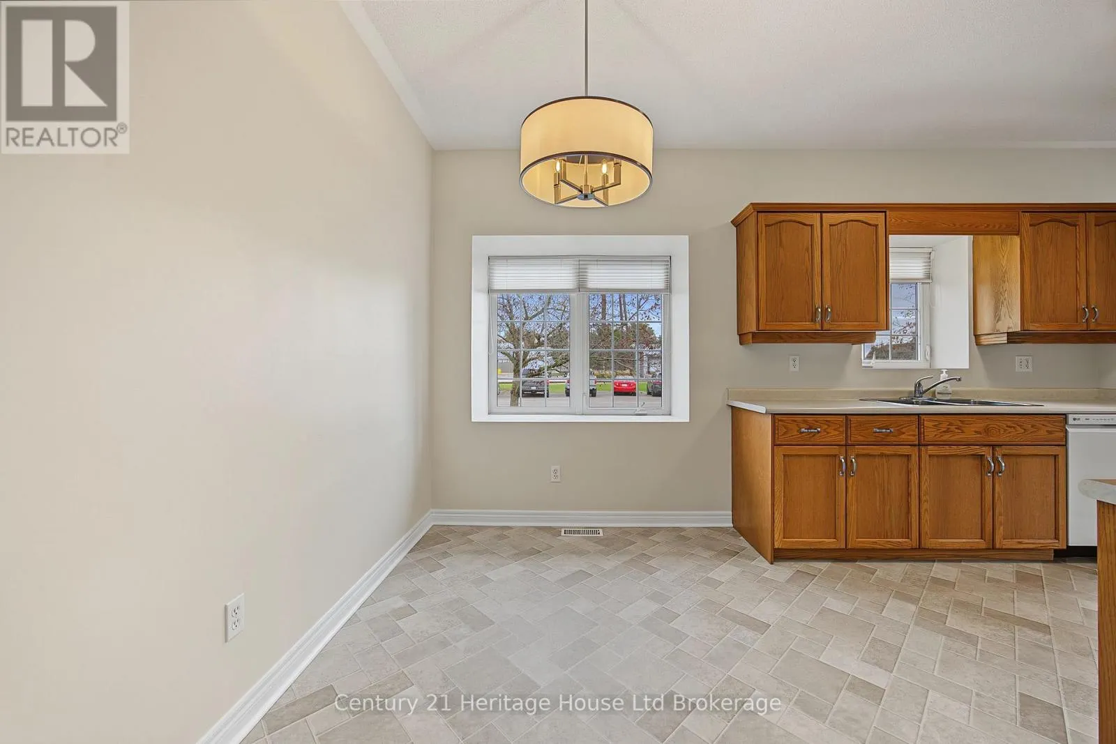1 - 105 KING STREET #1