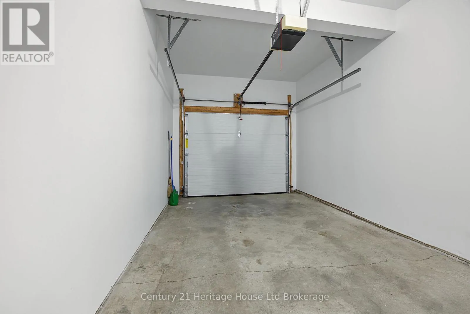 1 - 105 KING STREET #1