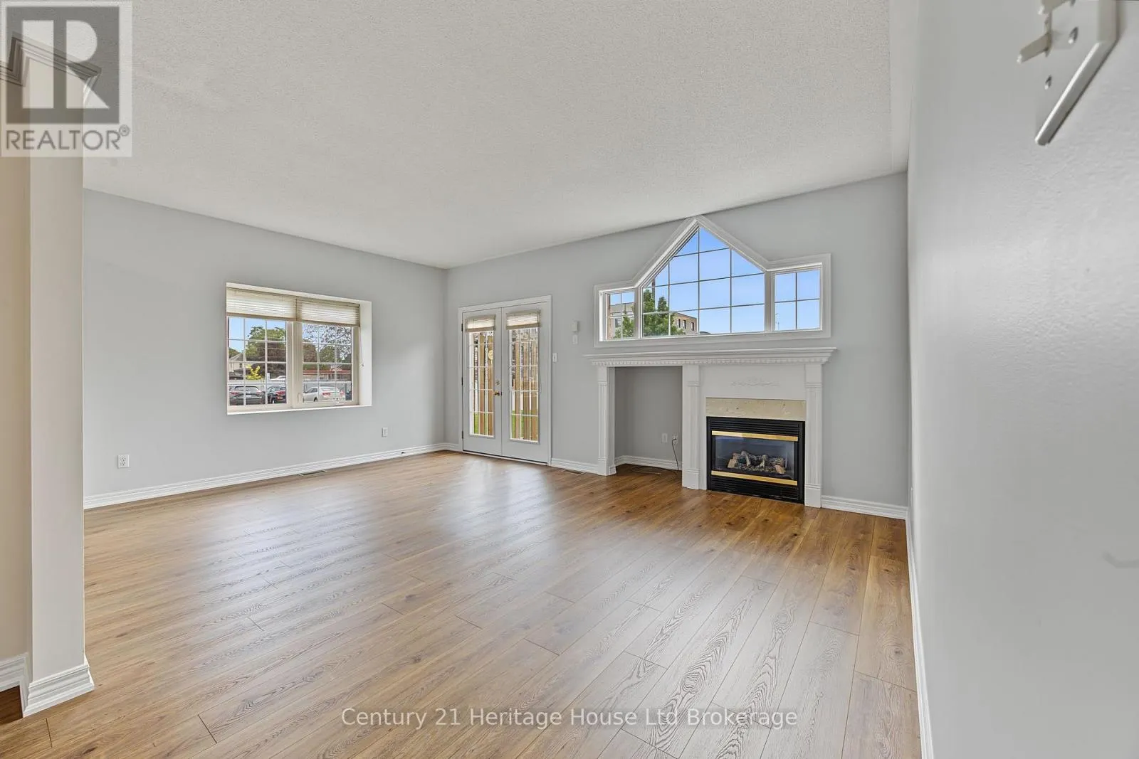 1 - 105 KING STREET #1