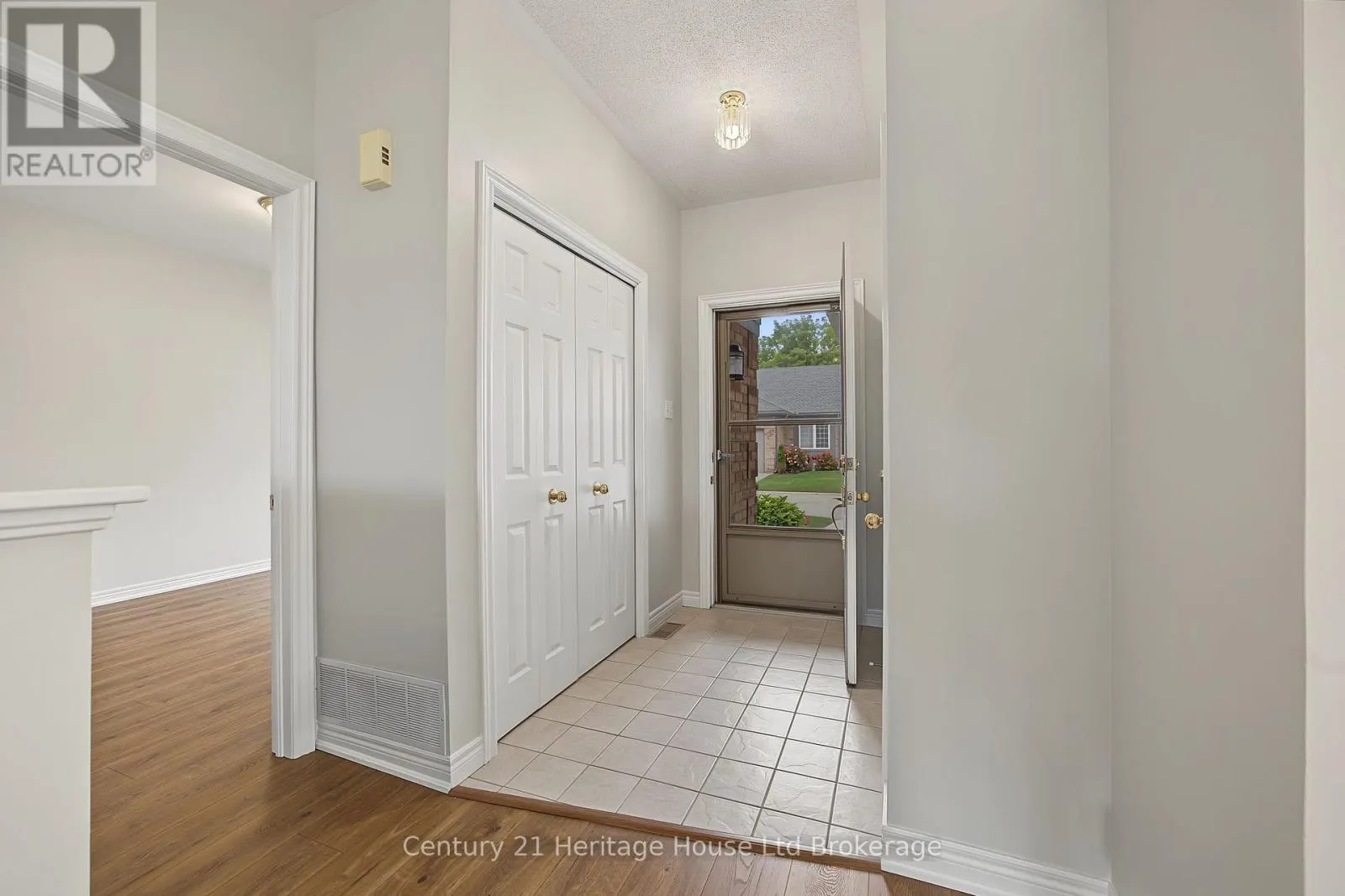 1 - 105 KING STREET #1