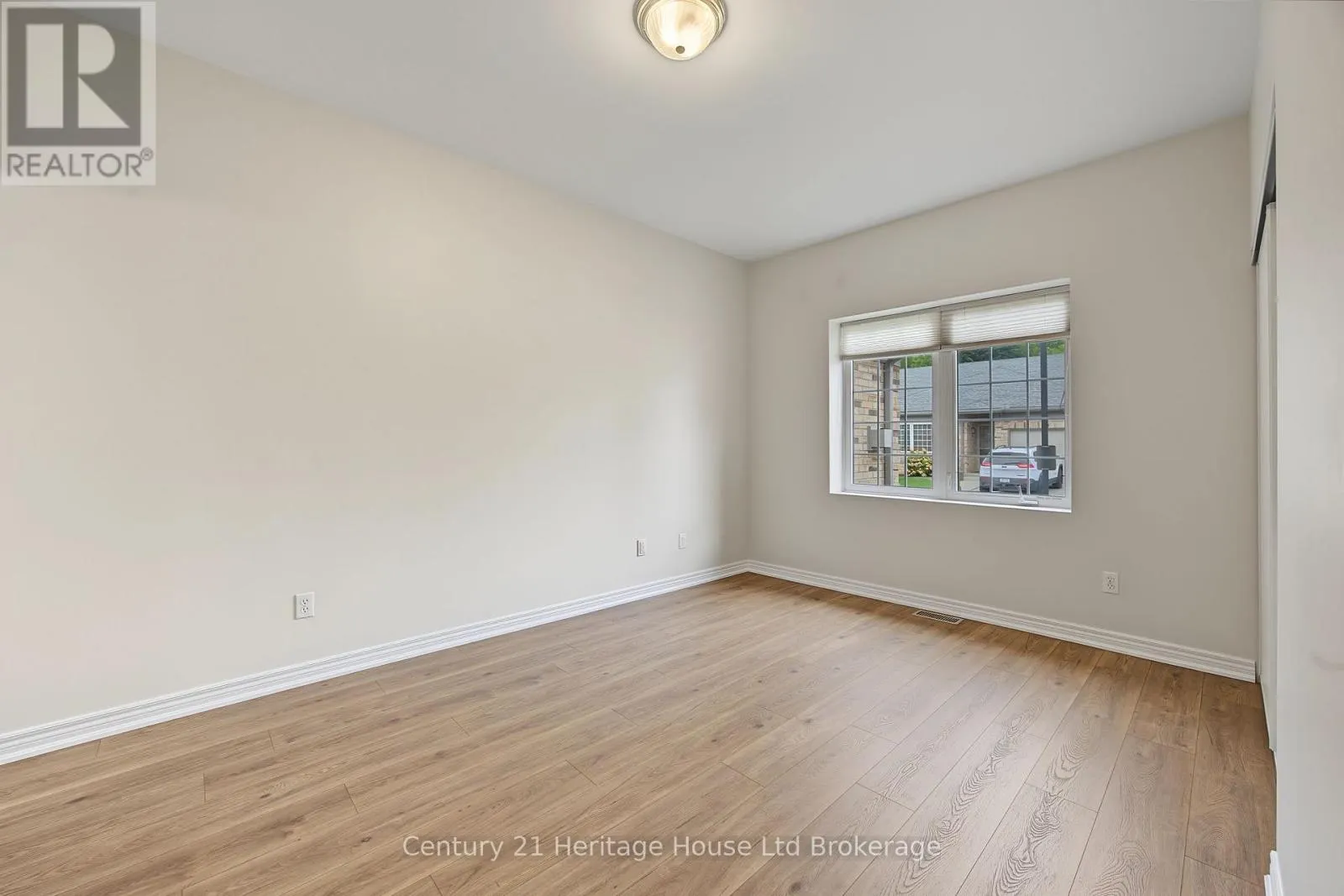 1 - 105 KING STREET #1