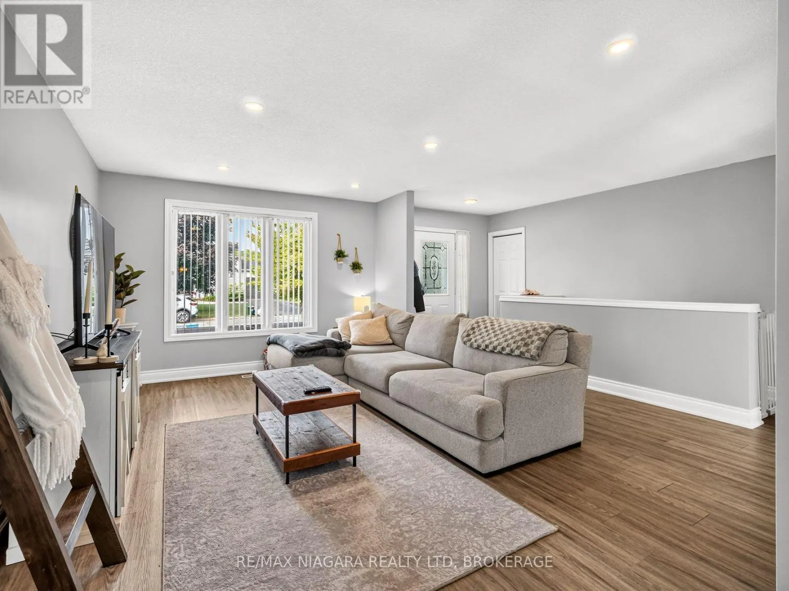 936 COLETTE ROAD