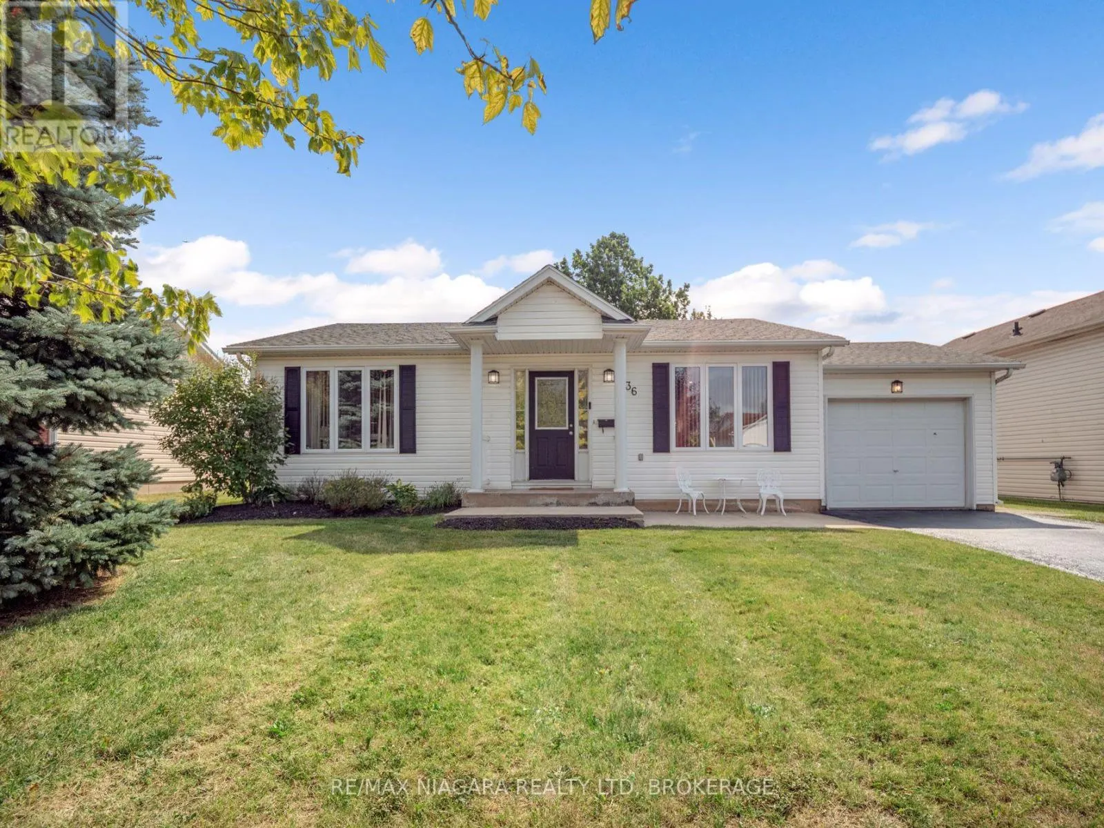 936 COLETTE ROAD